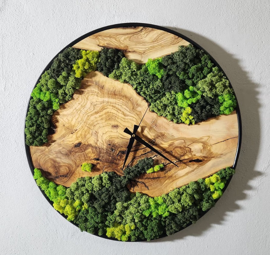 Jungle Time - Handmade Oak, Resin & Moss Clock